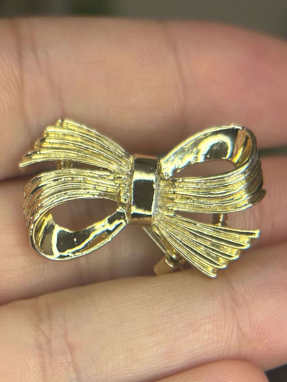 Vintage Gerry’s Gold Tone Bow Brooch Pin
